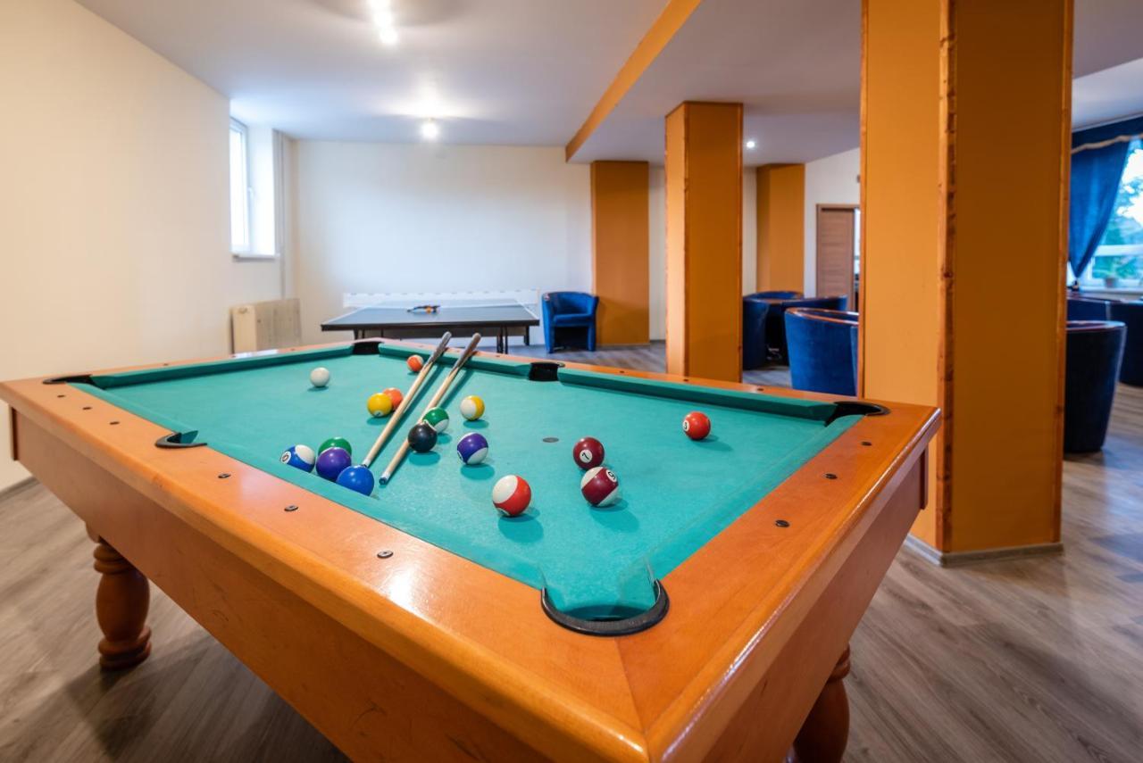 Hotel Poludnica Липтовский Микулаш Экстерьер фото