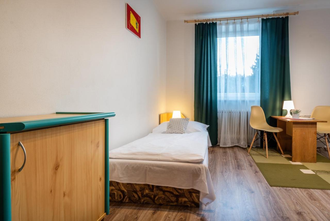 Hotel Poludnica Липтовский Микулаш Экстерьер фото